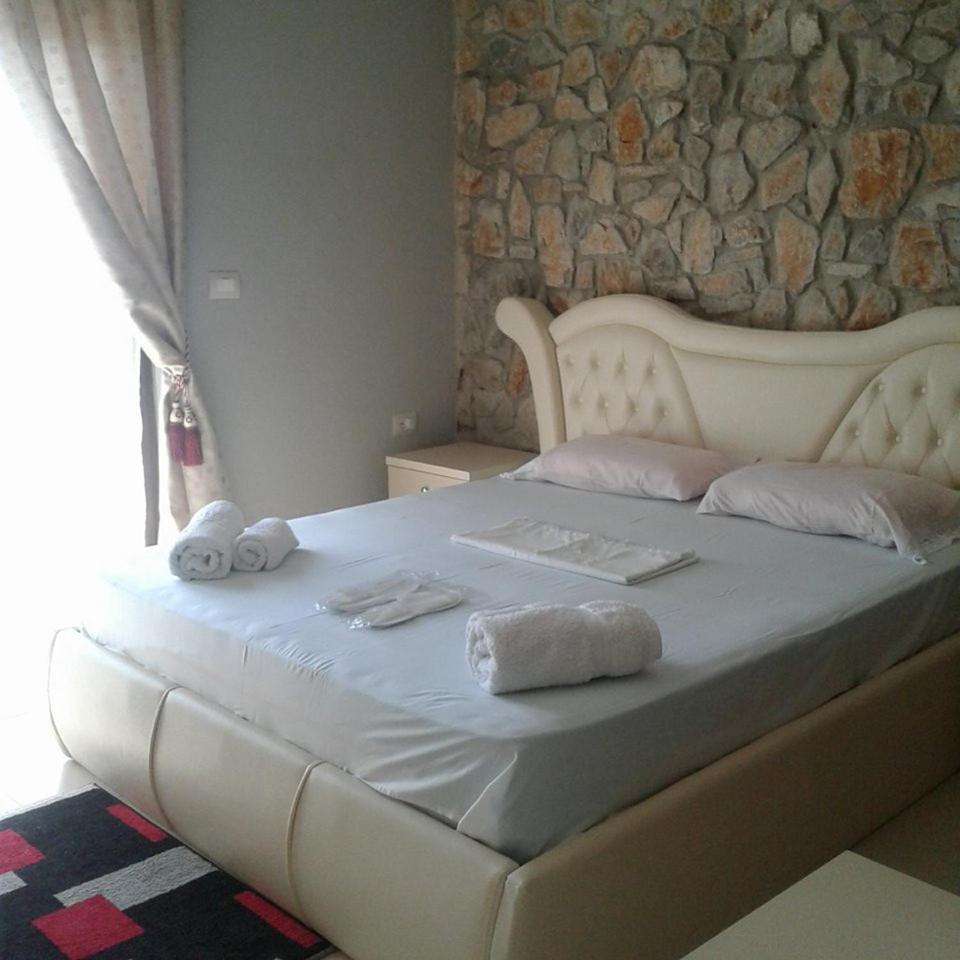 Stone Dream Hotell Pogradec Eksteriør bilde